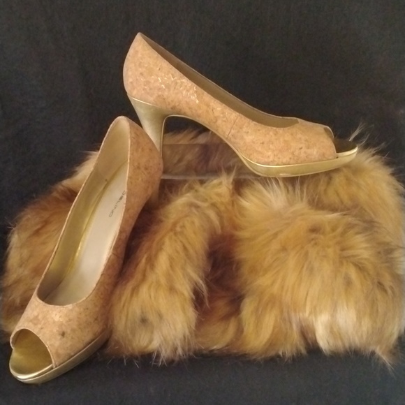 Bandolino gold peep toe pump - Picture 2 of 9